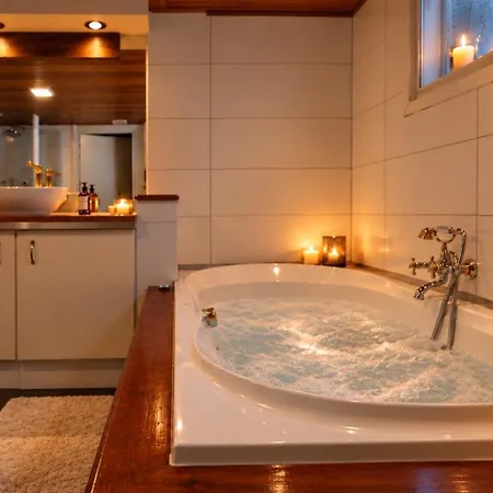 Cosy In The Woods - With Whirlpool, Piano & Fireplace Diessen