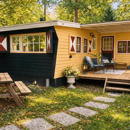 Cosy In The Woods - With Whirlpool, Piano & Fireplace