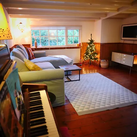 Chalet Cosy In The Woods - With Whirlpool, Piano & Fireplace *