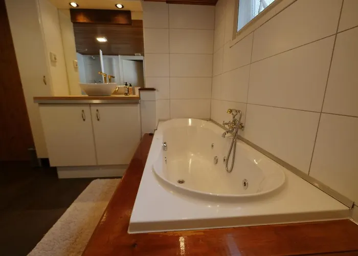 Perfect Get Away - Cosy In The Woods